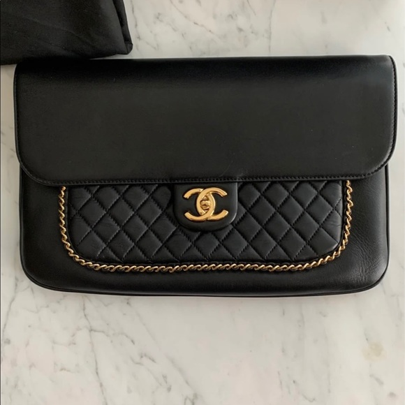 SOLD Chanel Unchained Leather Clutch - Picture 3 of 13